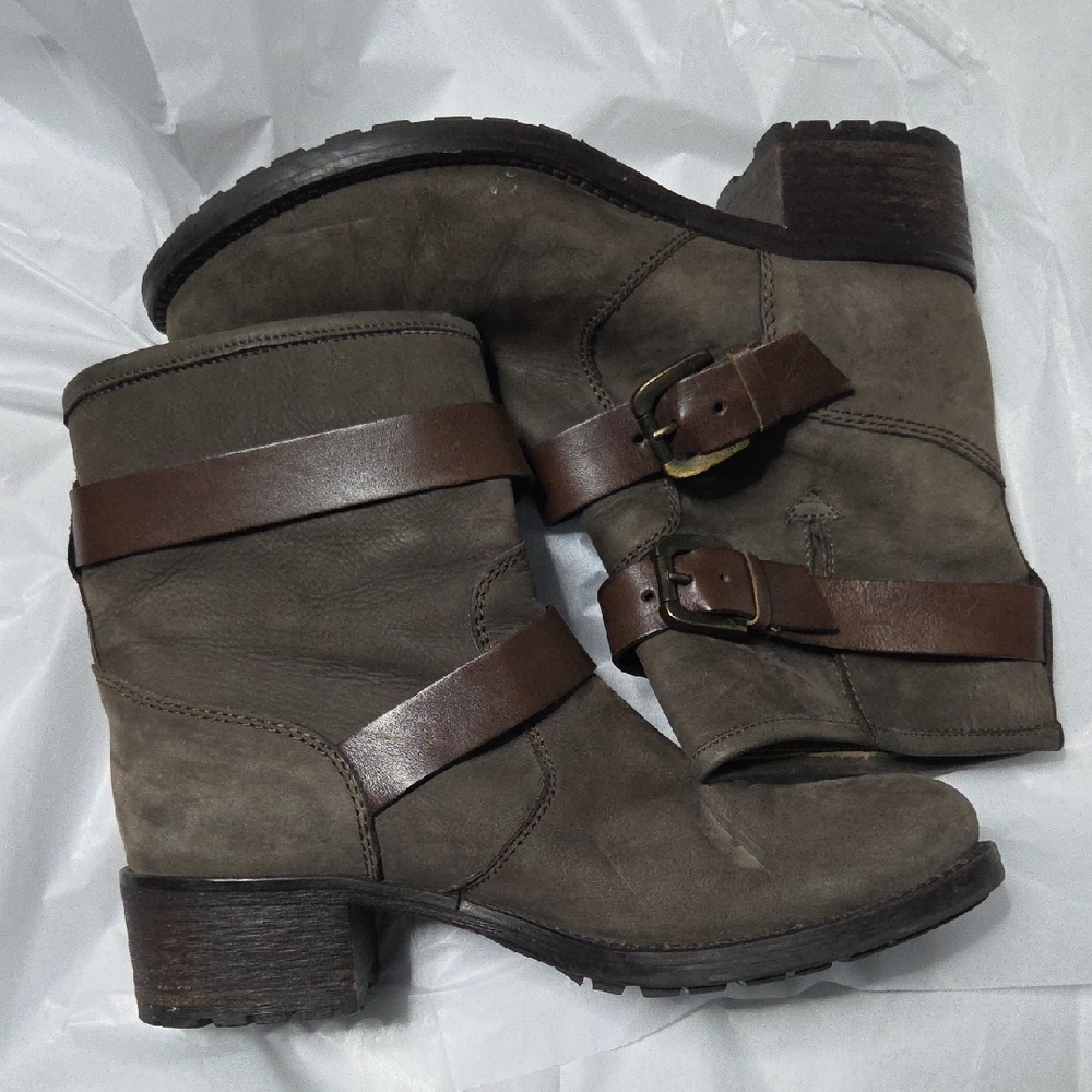 PROGETTO, Brown Ankle Boots with Buckle Accents